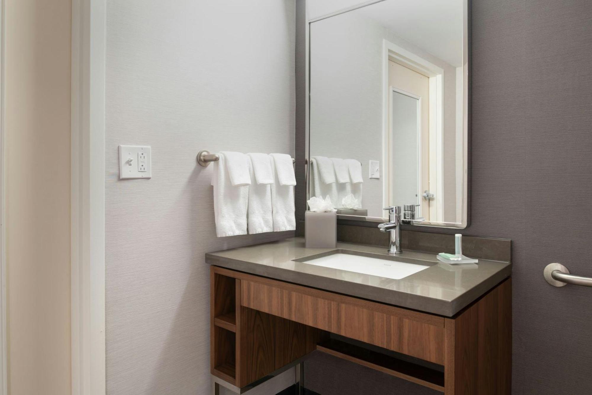Courtyard By Marriott Providence Lincoln Hotell Eksteriør bilde